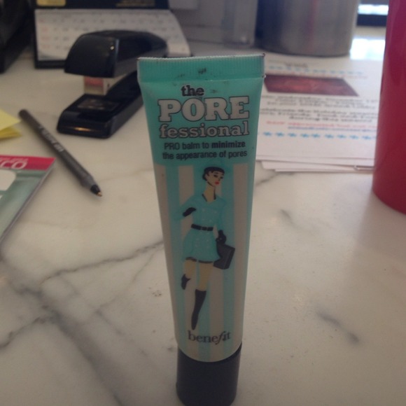 💃Sold💃💨The pore fessional by benefits ♦️Sold♦️