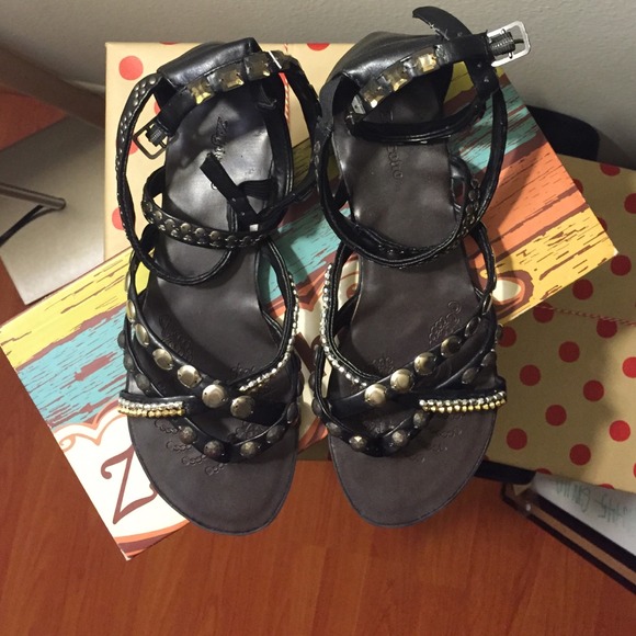 Nile Black Sandals