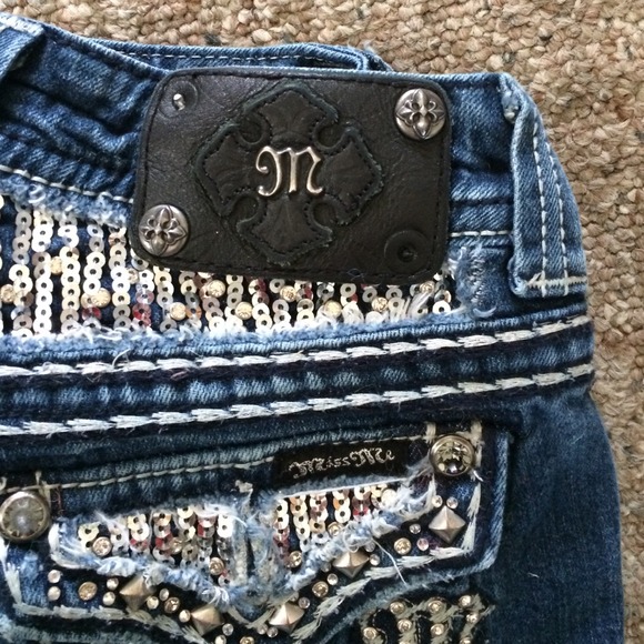 💢SOLD💢 Miss Me Jeans - Picture 3 of 4