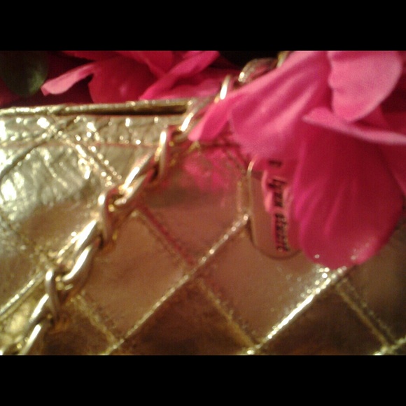 Offer..Drop$$$ ESCADA Metallic Gold Chain Purse. - Picture 2 of 4