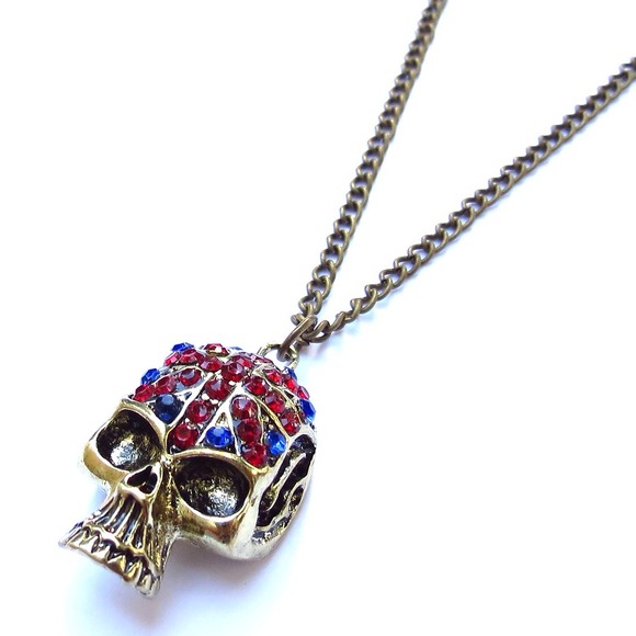 Jewelry - British flag crystal skull necklace with pouch