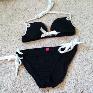 Victoria's Secret bombshell bathing suit