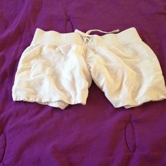 White shorts never worn💚💙free w purchase