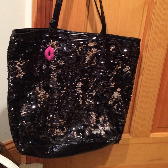 🎉REDUCED🎉Betsey Johnson bag w/matching wallet