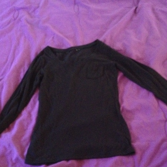 Black long sleeve shirt💚💙 - Picture 1 of 3