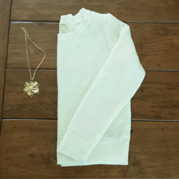 🌻 F21 Cream Sweater