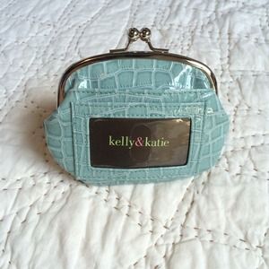 | NWOT | small turquoise wallet