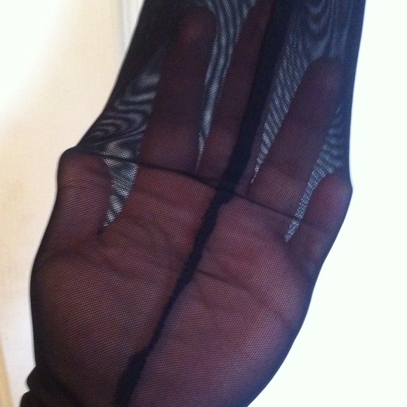 Cute Mesh Crop Top - Picture 2 of 4