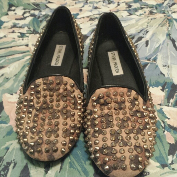 Steve Madden flats studded