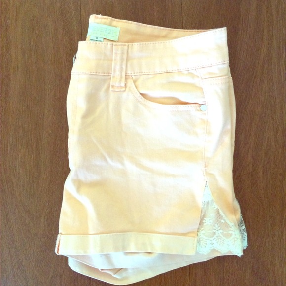 Home made lace insert shorts - peach 👍🏻