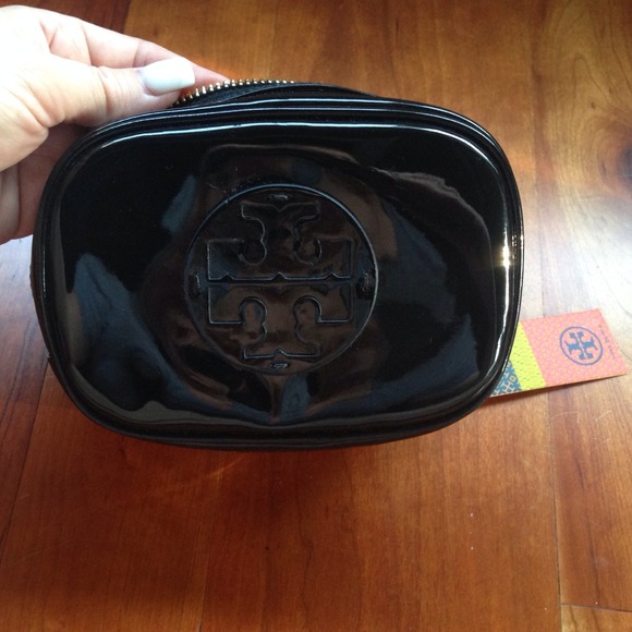 🎉SALE🎉NWT TORY BURCH black s classic cosmetic