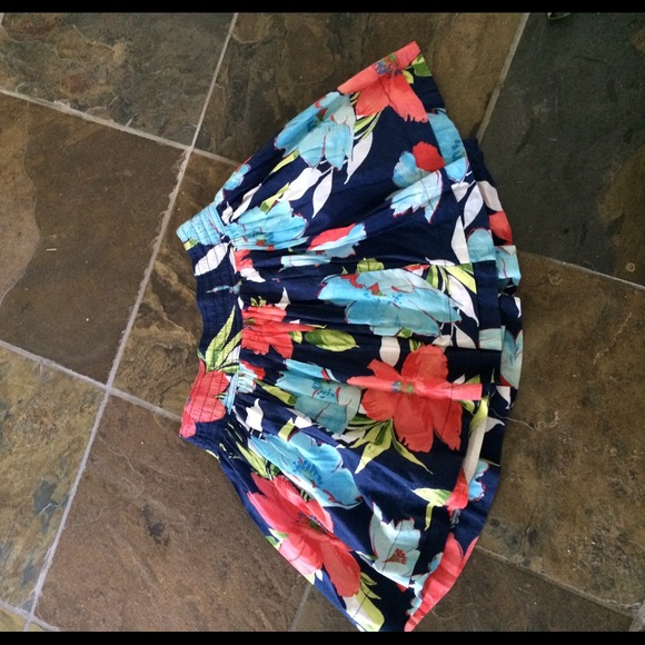 Hollister high waisted skirt