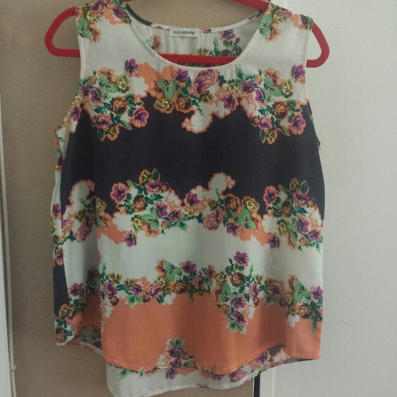 Floral Top (sold in bundle)