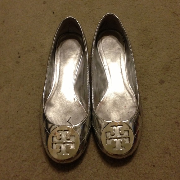 ✋On hold✋  silver tory burch flat