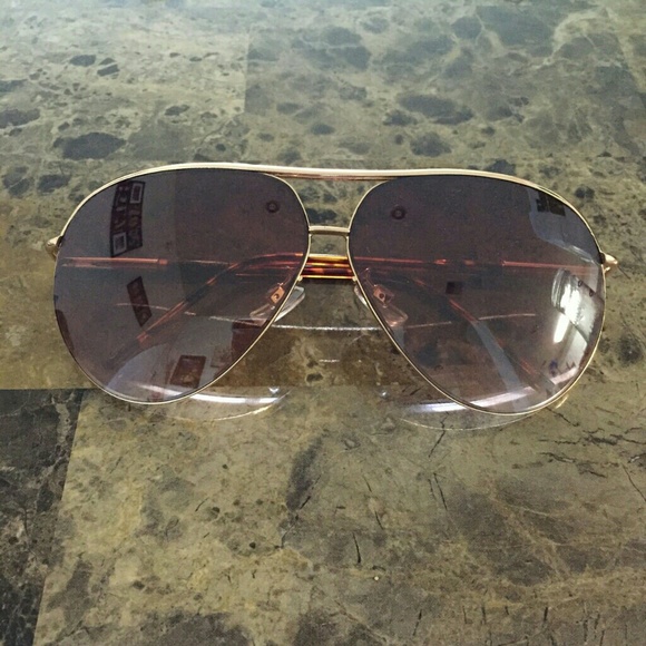 Cross-posted Stylish aviators <3