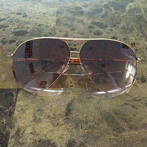 Cross-posted Stylish aviators <3