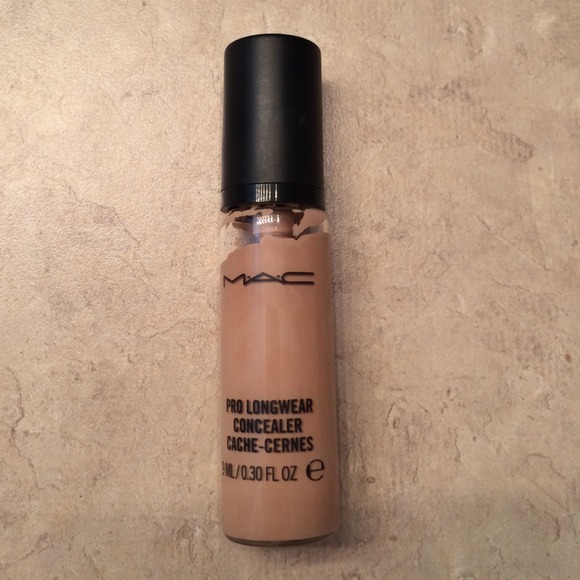 AUTHENTIC MAC PRO LONGWEAR CONCEALER NW20 🚫SOLD