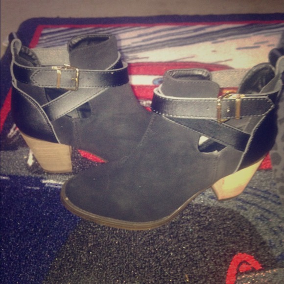 Cute boots brand new