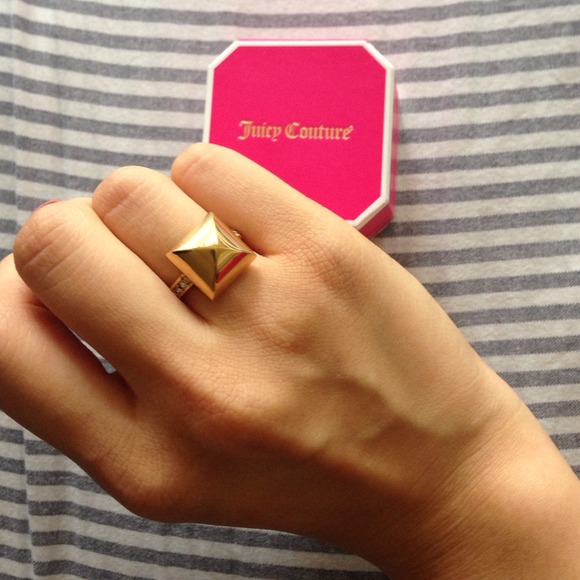 Juicy Couture gold pyramid ring :)
