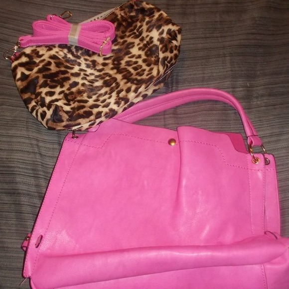 ⭐️REDUCED⭐️Pink leopard handbag purse Crossbody