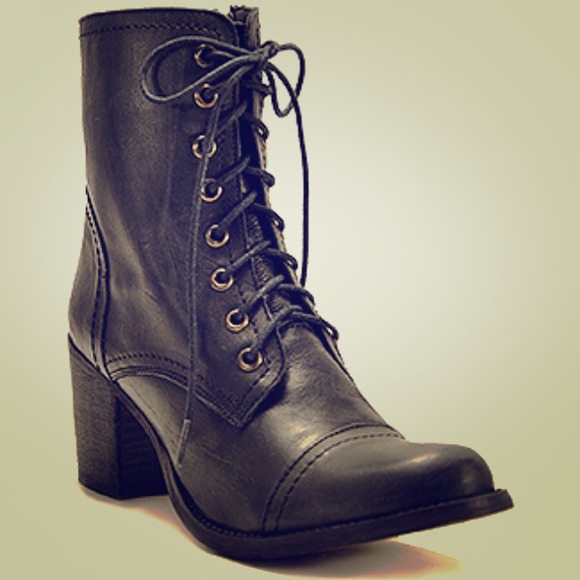 Steve Madden "Grannie" boot
