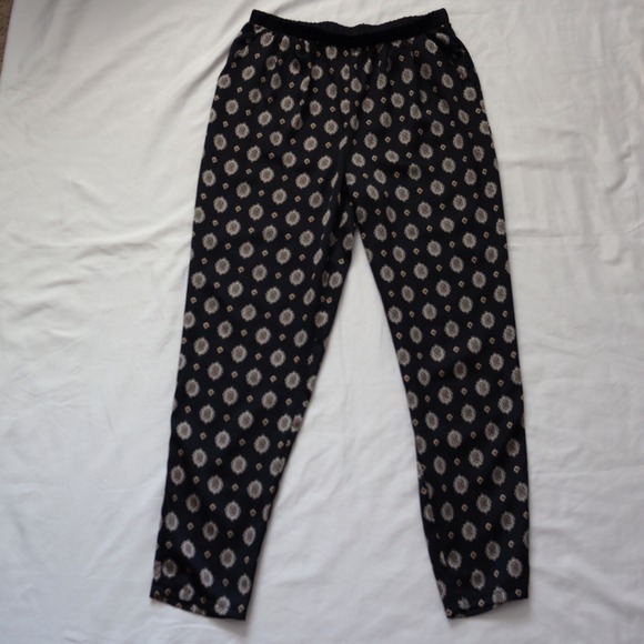SOLD | Forever 21 harem lounge pants - Picture 4 of 4