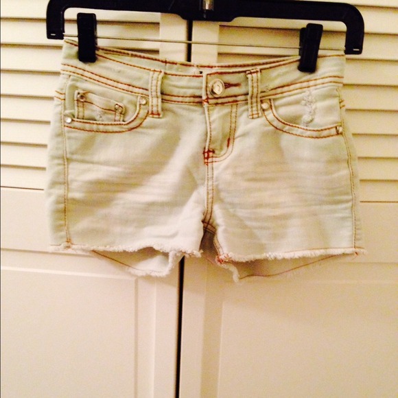 Rustic shorts - Picture 1 of 3