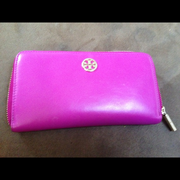 Tory burch pink wallet