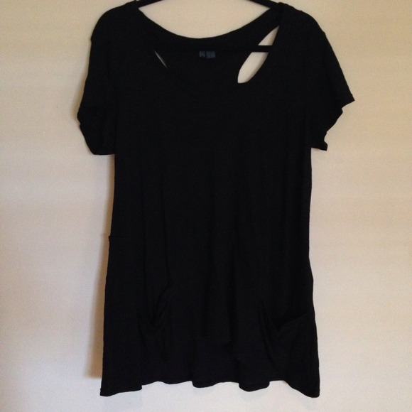 Black basic t shirt