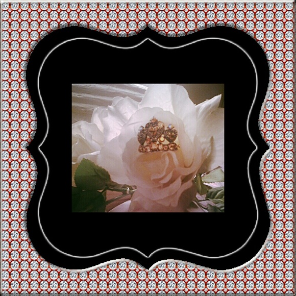 Mini Real Australian Crystal Tiara - Picture 3 of 3