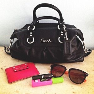 🚫SOLD🚫Authentic Coach Ashley leather satchel