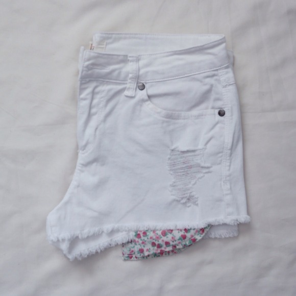 Forever 21 Denim - SOLD | Forever 21 White cut off shorts
