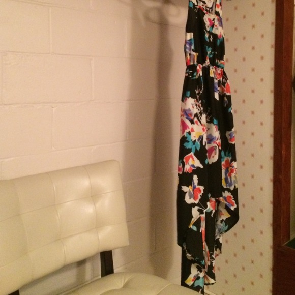 Black Dress w/ Flower Design - Picture 2 of 4