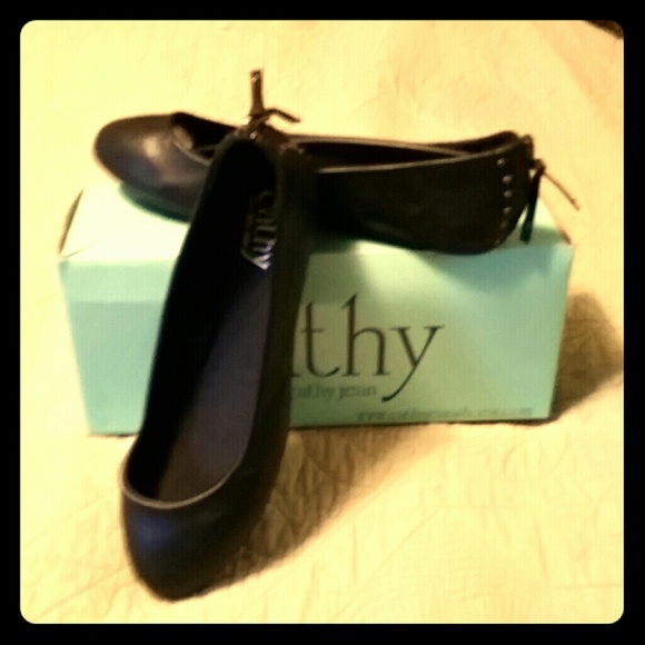 8 black flats