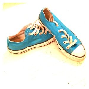 *hold for cutecountry242* Blue Converse