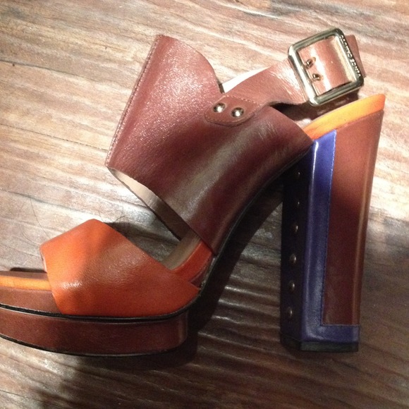 Shoes - Picture 2 of 3