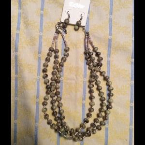 New set olive green necklace & matching earrings