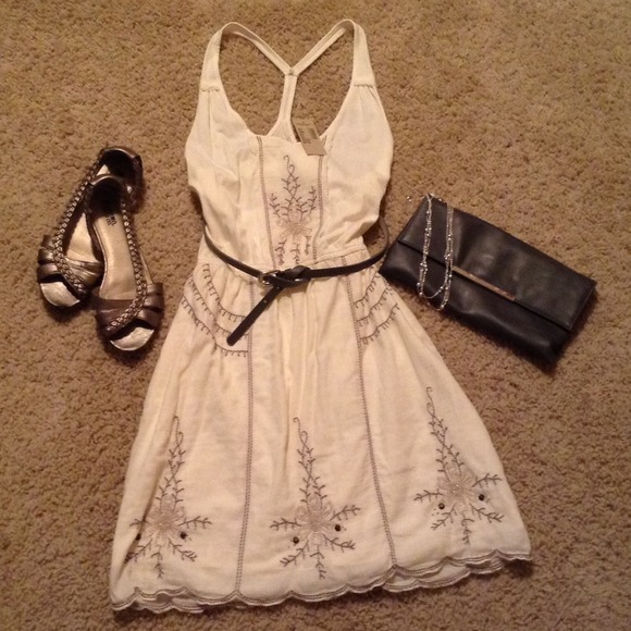 HOLD - @melissapassos - Cream holiday dress