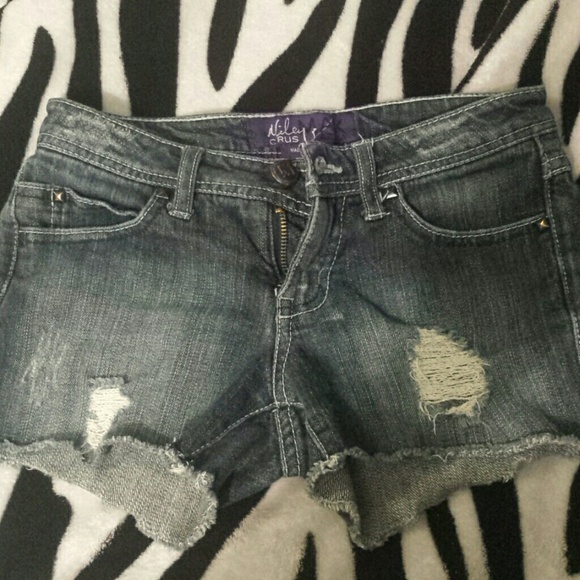 Miley Cyrus Shorts - Picture 3 of 4