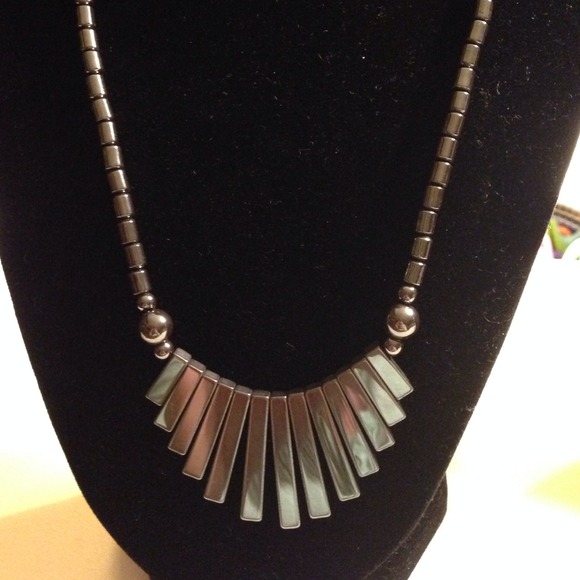 2 piece hematite necklace set - Picture 3 of 3