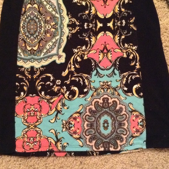 BUNDLED - HP DATE NIGHT! Abstract bodycon dress - Picture 2 of 3