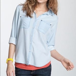 HP 🎉  Rubbish Brand Chambray Shirt. NWT!