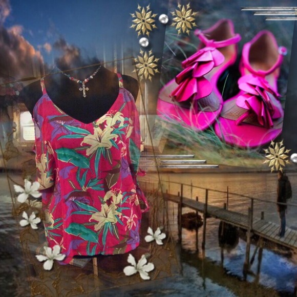 Selena Gomez Tops - 🌺🌺DREAM OUT LOUD🌺🌺LADDER SLEEVE BLOUSE🌺🌺