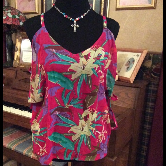 🌺🌺DREAM OUT LOUD🌺🌺LADDER SLEEVE BLOUSE🌺🌺 - Picture 2 of 4