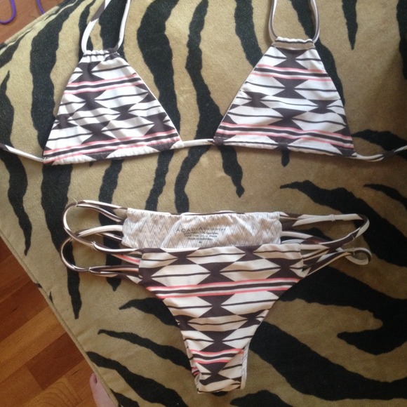 RARE Acacia swimwear native set!