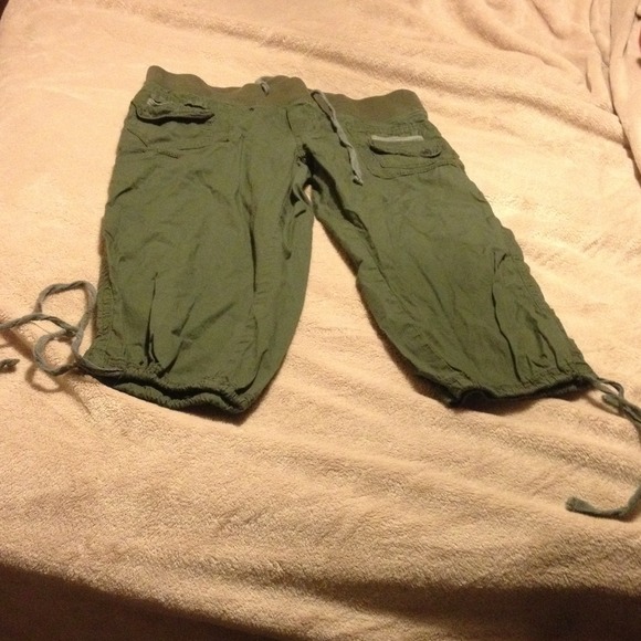 Capris - Picture 1 of 3