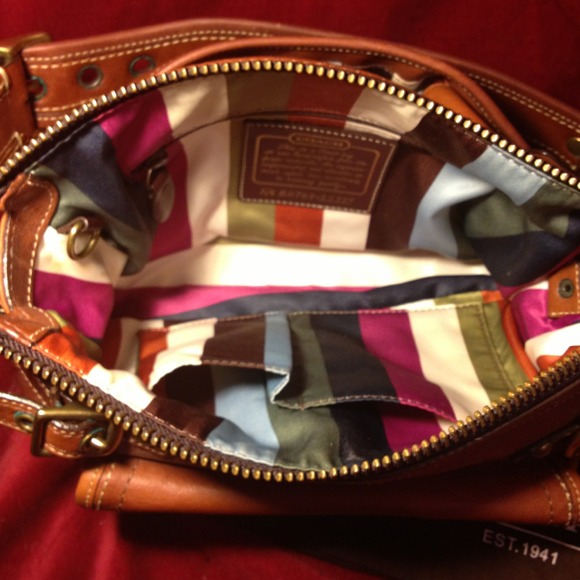 HP! Authentic Coach Legacy bag - hard to find! - Picture 4 of 4