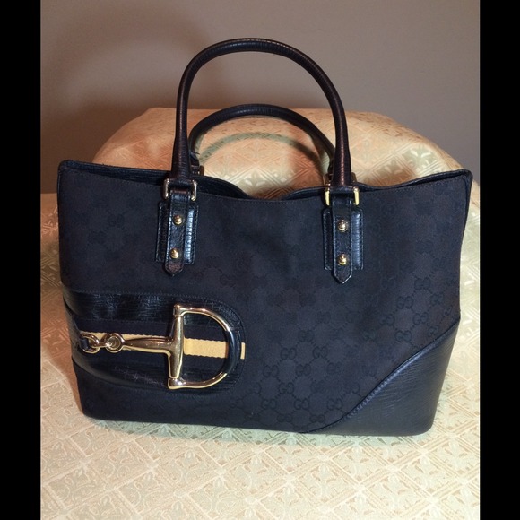 SOLD LOCALLY !!!    Vintage Gucci Handbag