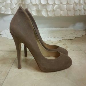 ALDO taupe leather pumps