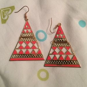 🙅SOLD🙅 Coral and Gold Dangly Earrings